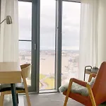 Spacious Corner Apartment With Sea View